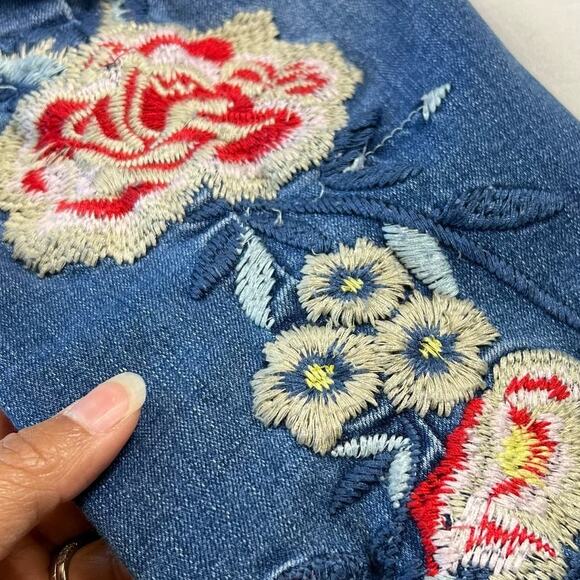 Royalty For Me Women's 6 Midrise Boho Embroidered Jeans Medium Wash - Picture 9 of 9